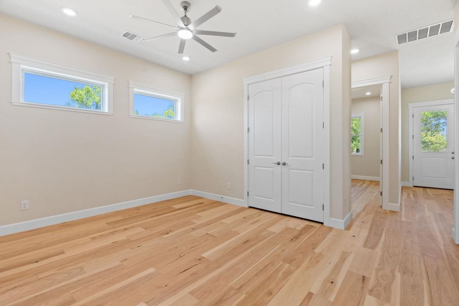 Spacious, unfurnished interior of a new home in , Horseshoe Bay (Image 27). Spacious, unfurnished interior of a new home in , Horseshoe Bay (Image 27).