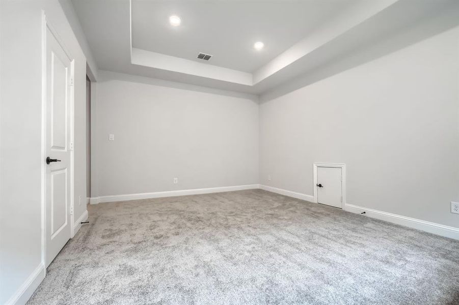 Spacious, unfurnished interior of a new home in Cross Creek Meadows, Celina (Image 25).