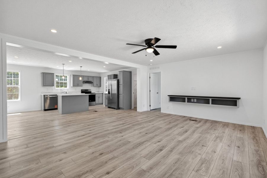 Spacious, unfurnished interior of a new home in , Cross (Image 27).