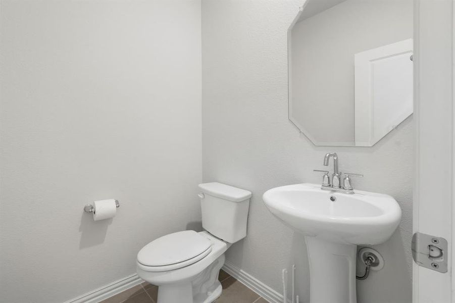 Furnished interior view inside a new home in Cibolo Hills, Fort Worth (Image 6). Furnished interior view inside a new home in Cibolo Hills, Fort Worth (Image 6).