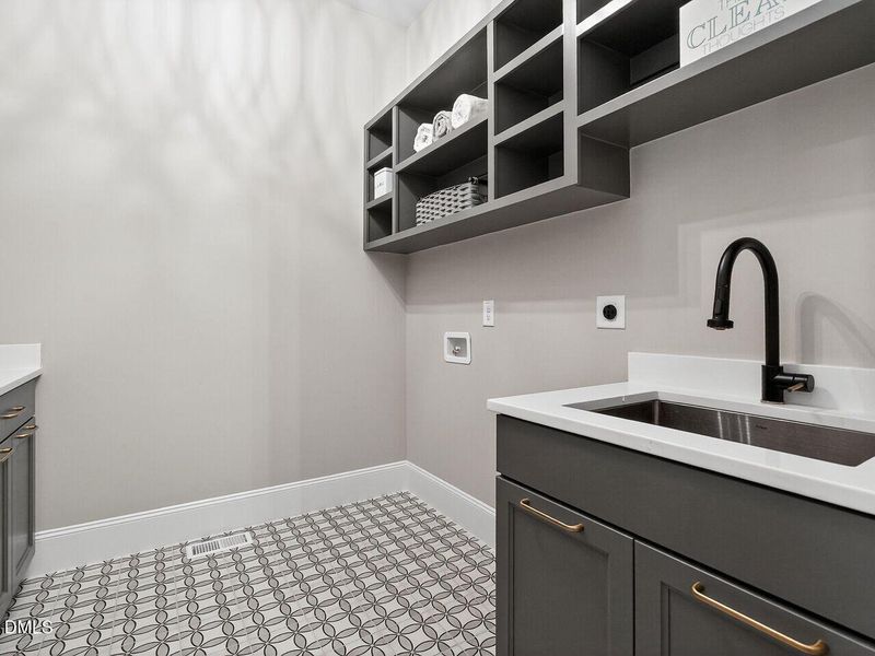 033-1280x960-laundry-room 033-1280x960-laundry-room