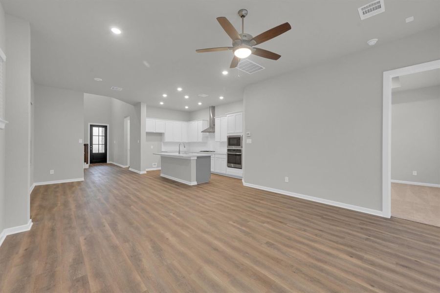 Spacious, unfurnished interior of a new home in Summer Place  35', Montgomery (Image 38).