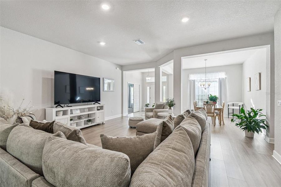 Furnished interior view inside a new home in Sugarmill Woods, Homosassa (Image 16).