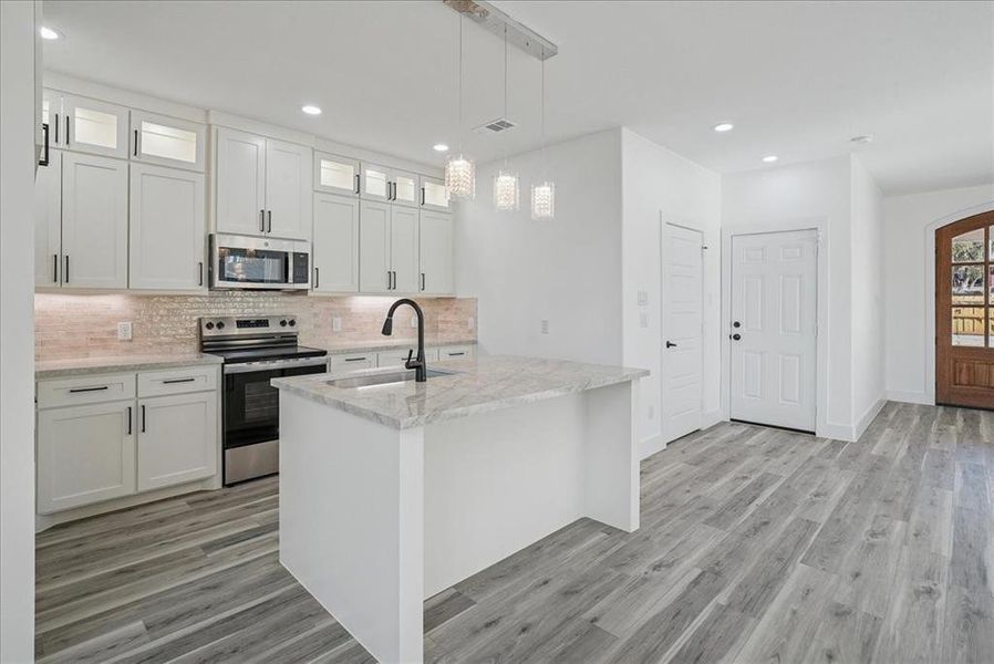 Furnished interior view inside a new home in , Dallas (Image 7). Furnished interior view inside a new home in , Dallas (Image 7).