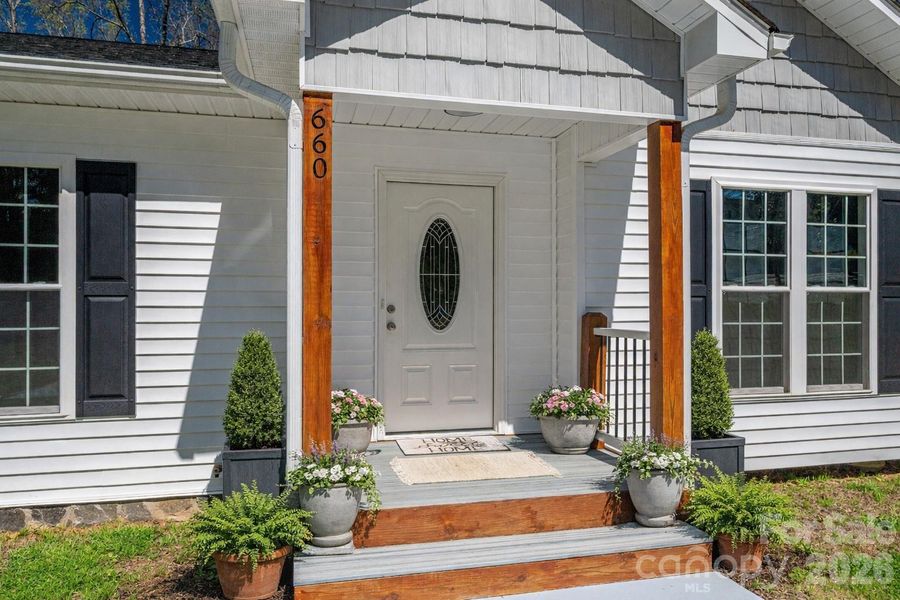 Come on In - Virtually Staged Come on In - Virtually Staged