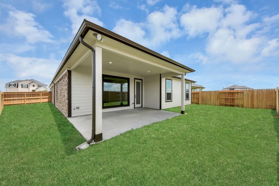 Come and see this spacious backyard with its beautiful covered patio. There is plenty of room for the kids to play and adults to relax. Perfect for your outdoor living space, patio furniture, bbq pit, and so much more. The possibilities are endless! Come and see this spacious backyard with its beautiful covered patio. There is plenty of room for the kids to play and adults to relax. Perfect for your outdoor living space, patio furniture, bbq pit, and so much more. The possibilities are endless!