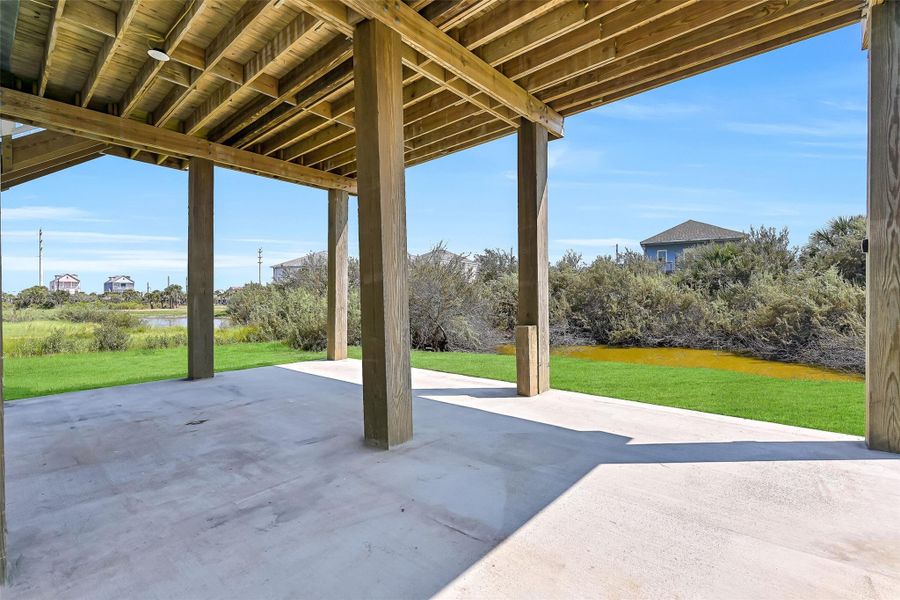 Spacious, unfurnished interior of a new home in , Galveston (Image 28).