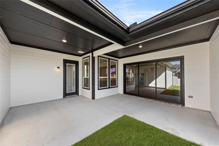 25. 3304 Andesite - Patio