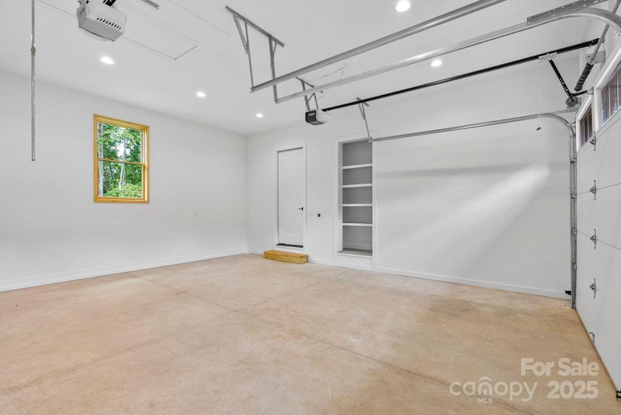 Spacious, unfurnished interior of a new home in , Asheville (Image 19).