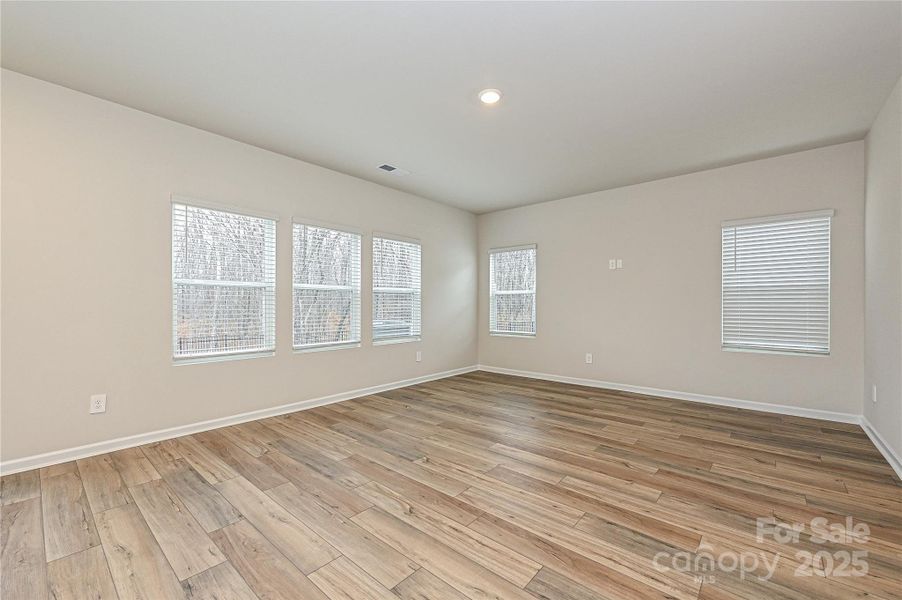 Photo is not of the actual home, but is an inspirational photo of builder’s model home and may depict options, furnishings, and/or decorator features that are not included Photo is not of the actual home, but is an inspirational photo of builder’s model home and may depict options, furnishings, and/or decorator features that are not included