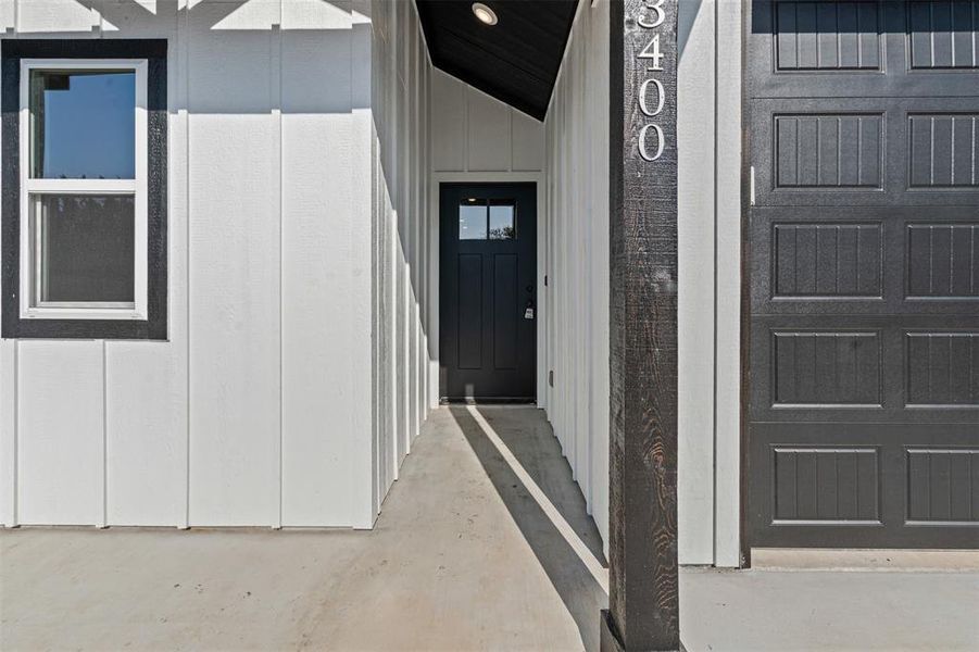 Exterior details and patio area of a home in , Granbury (Image 26).