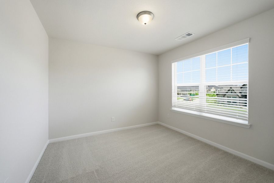 Spacious, unfurnished interior of a new home in La Terra, Celina (Image 31).
