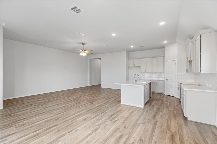 Spacious, unfurnished interior of a new home in Aldeana, Bonney (Image 26).