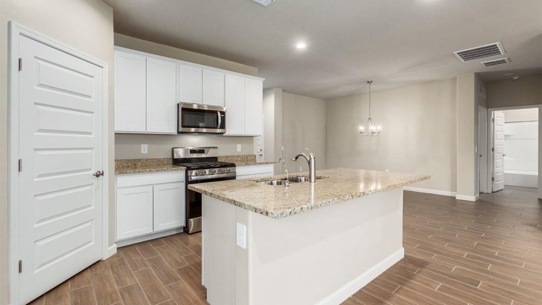 Furnished interior view inside a new home in Sycamore Vista, Vail (Image 7).
