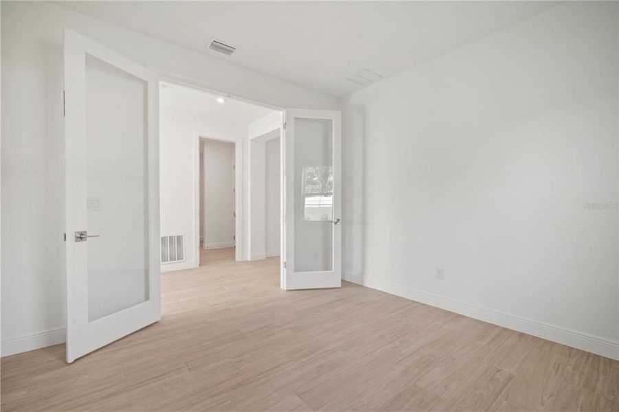 Spacious, unfurnished interior of a new home in Fieldstone, Plant City (Image 20).