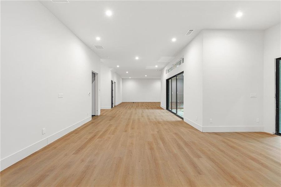 Spacious, unfurnished interior of a new home in , Atlanta (Image 24).