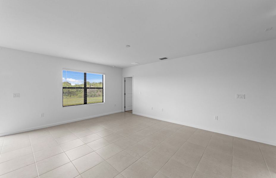 Spacious, unfurnished interior of a new home in Caloosa Cove, Labelle (Image 20).