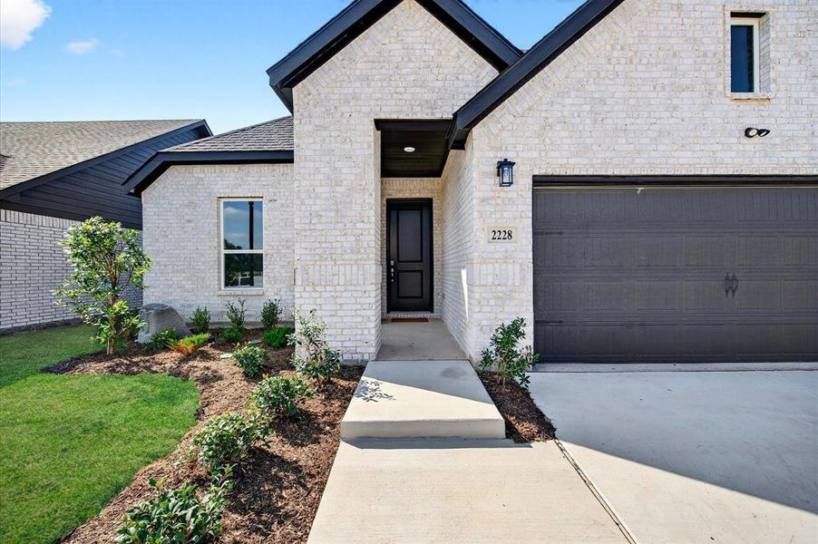 Exterior details and patio area of a home in Hickory Hill, Sherman (Image 25). Exterior details and patio area of a home in Hickory Hill, Sherman (Image 25).