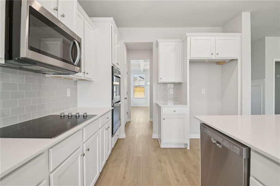 Furnished interior view inside a new home in Chapel Hill, Newnan (Image 7). Furnished interior view inside a new home in Chapel Hill, Newnan (Image 7).