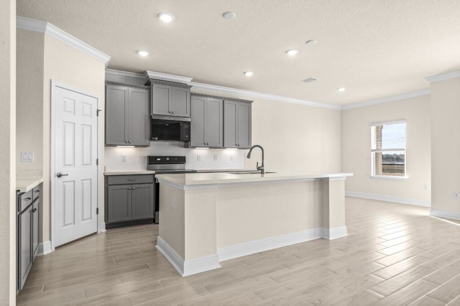 Furnished interior view inside a new home in Lake Merial, Panama City (Image 14).
