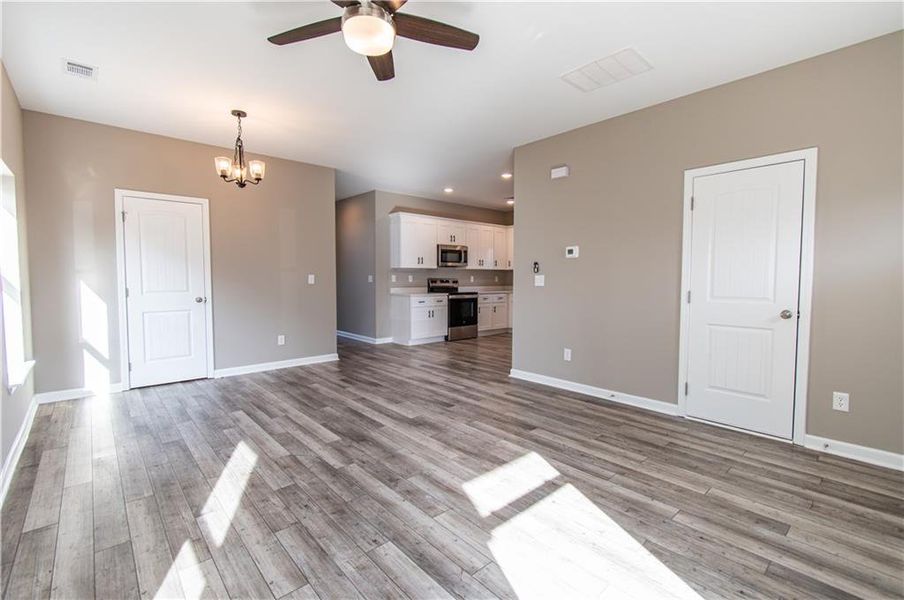 Spacious, unfurnished interior of a new home in , Fairmount (Image 12).