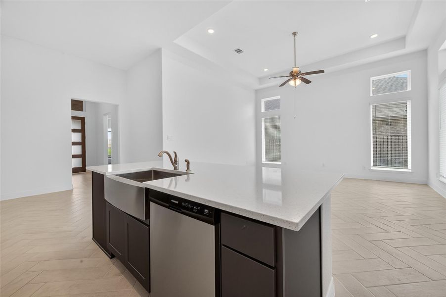 Furnished interior view inside a new home in Lago Mar, Texas City (Image 10).
