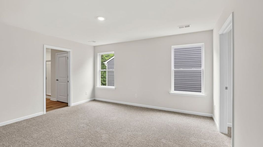Spacious, unfurnished interior of a new home in Durbin Meadows, Fountain Inn (Image 33).