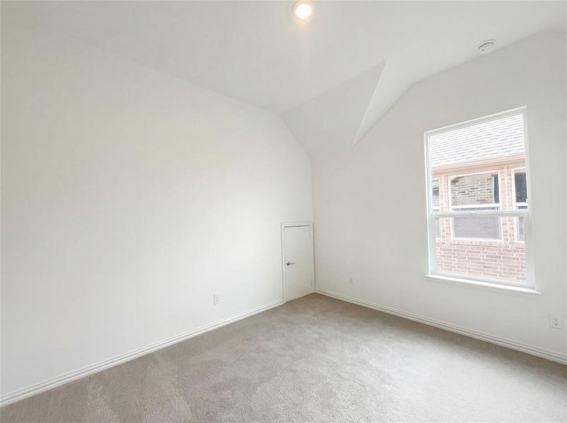 Spacious, unfurnished interior of a new home in Shaded Tree, McKinney (Image 13).