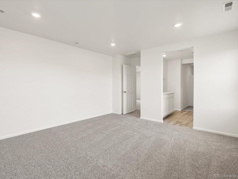 Spacious, unfurnished interior of a new home in Revere at Johnstown, Johnstown (Image 20).