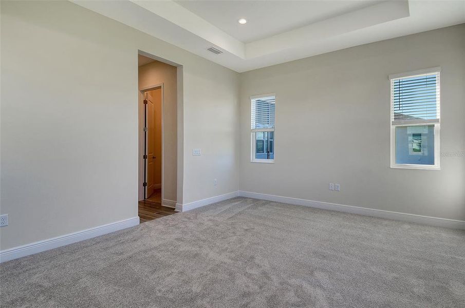 Spacious, unfurnished interior of a new home in Canoe Creek, Parrish (Image 22).