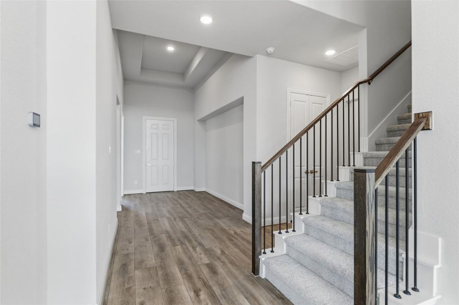 Spacious, unfurnished interior of a new home in Sundance Cove, Crosby (Image 26).