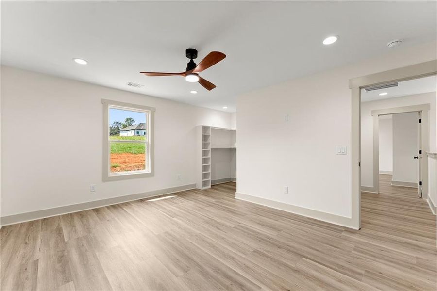 Spacious, unfurnished interior of a new home in , Clarkesville (Image 23).