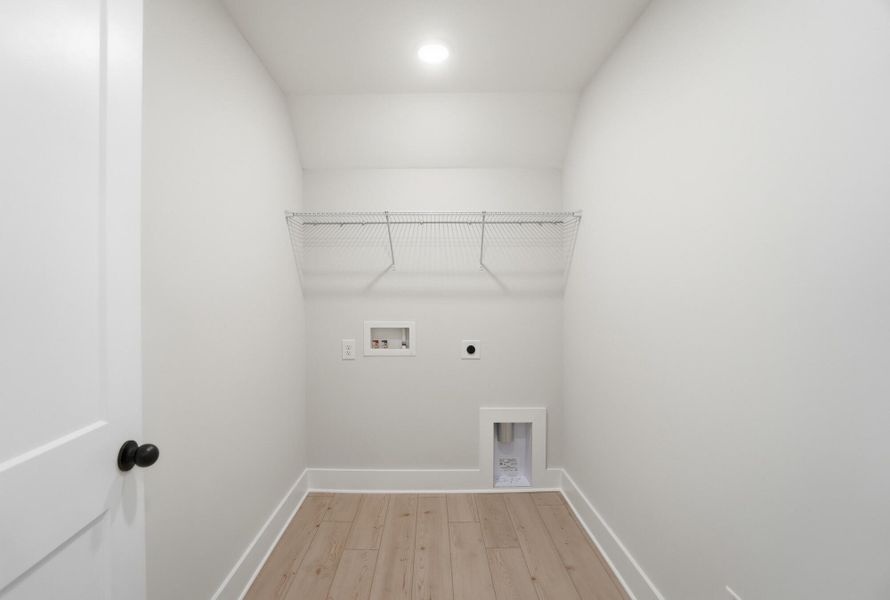 Spacious, unfurnished interior of a new home in Blythe Mill Townhomes, Waxhaw (Image 17).