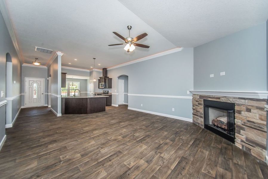 Representative unfurnished interior of a home built from the Jackson by Enchanted Homes in Lonesome Dove, San Antonio (Image 32).