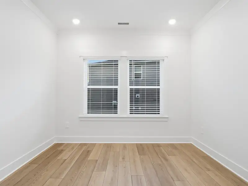 Spacious, unfurnished interior of a new home in Watkins Glen, Raleigh (Image 11).