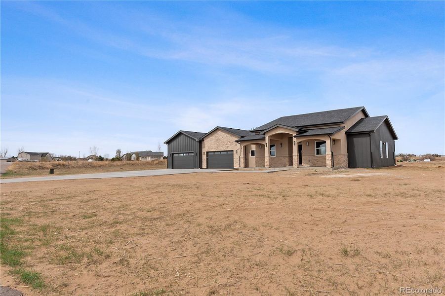 Image 47 of a home in .