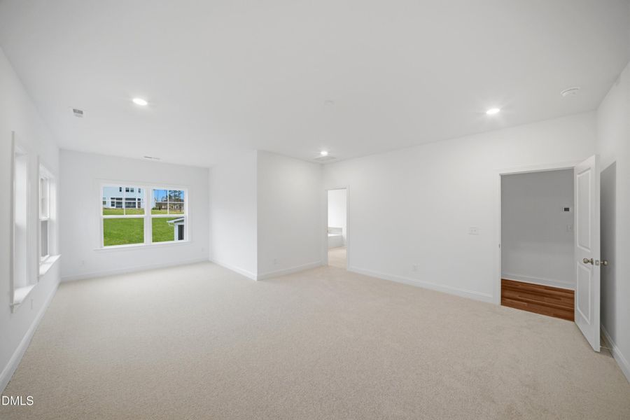 38_SUN_Stoneriver_Pic_GalvaniII_OwnersSu