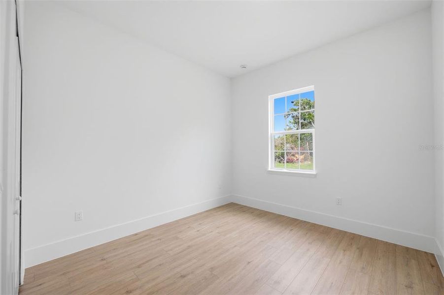 Spacious, unfurnished interior of a new home in , Ocala (Image 33).