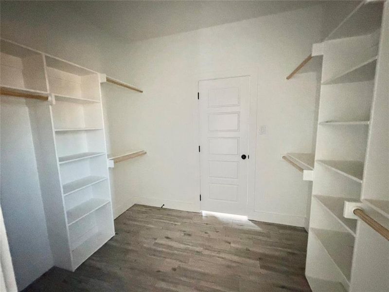 Spacious, unfurnished interior of a new home in , Weatherford (Image 20).