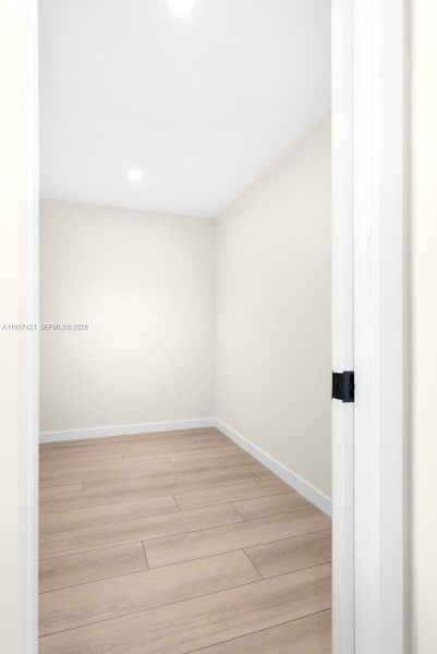 Spacious, unfurnished interior of a new home in , Miami (Image 24).