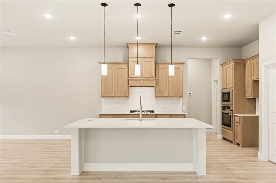 Furnished interior view inside a new home in Somerset, Venus (Image 8).