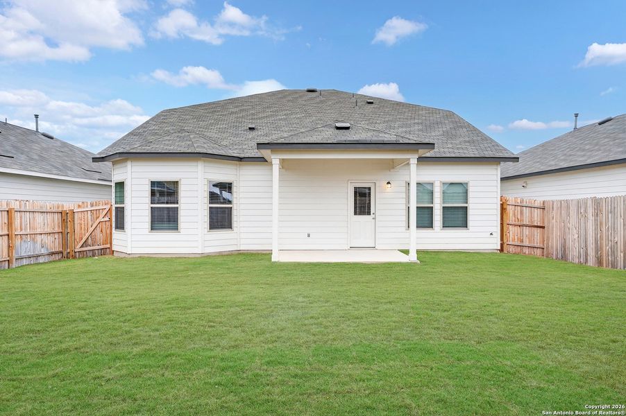 Exterior details and patio area of a home in Winding Brook, San Antonio (Image 4).