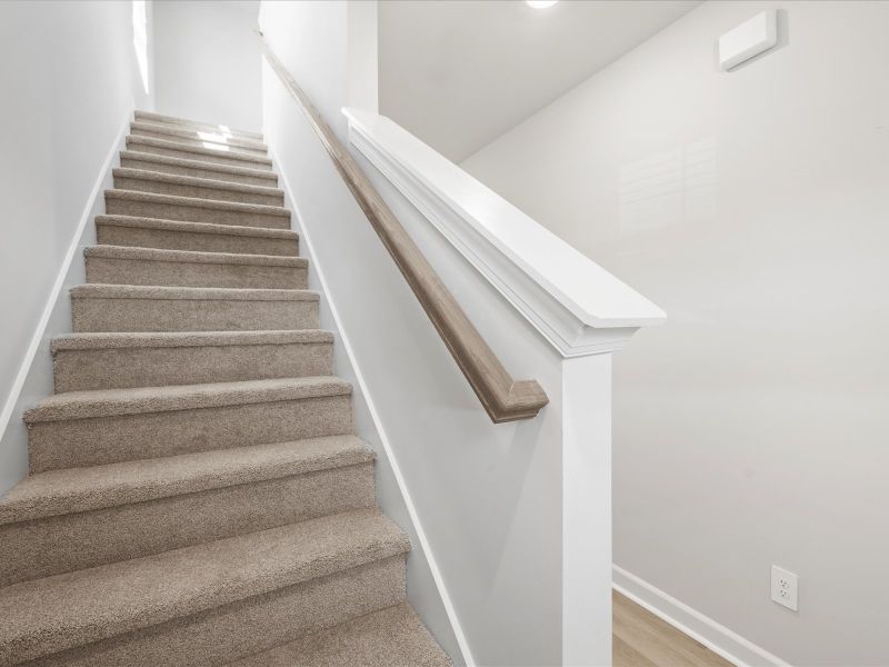 Welcome to the Lennon floorplan at Creek Ridge - Heritage Collection.