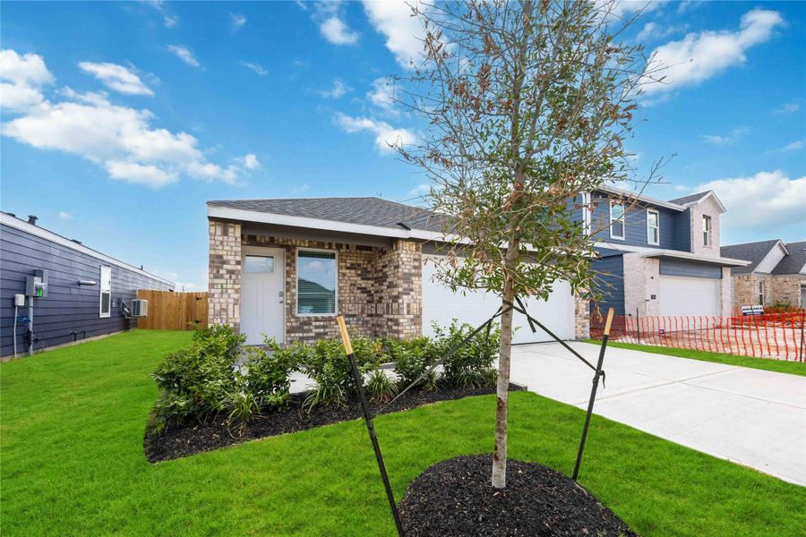 Front exterior of a new home in Allison Park, Houston, TX, highlighting curb appeal (Image 17). Front exterior of a new home in Allison Park, Houston, TX, highlighting curb appeal (Image 17).
