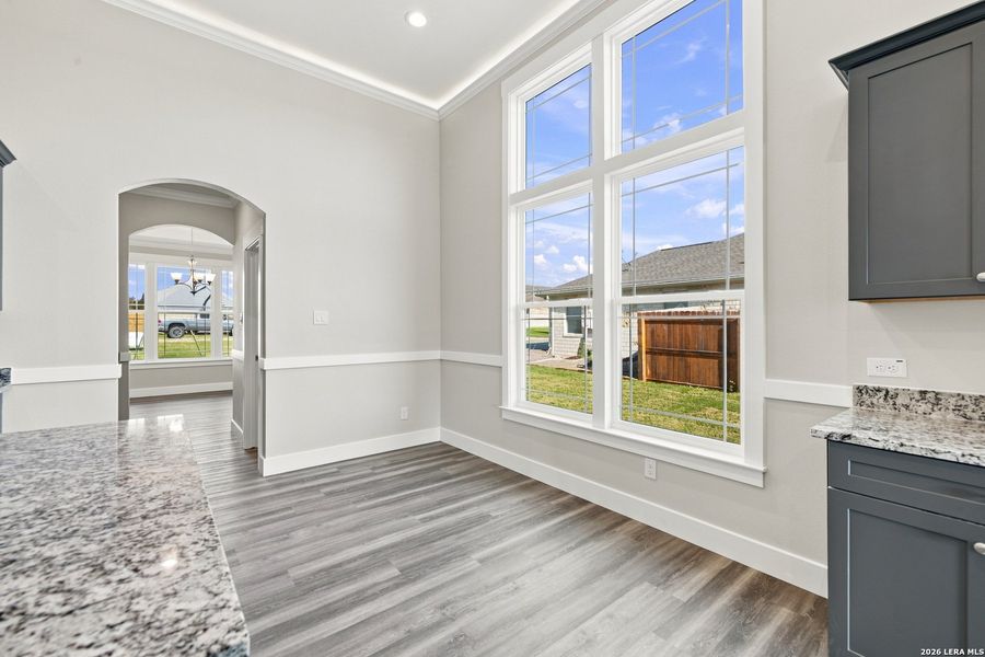 Spacious, unfurnished interior of a new home in Las Palomas Country Club Estates, La Vernia (Image 24).