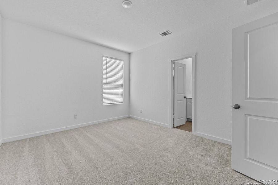 Spacious, unfurnished interior of a new home in Waterwheel: Coastline Collection, San Antonio (Image 9).