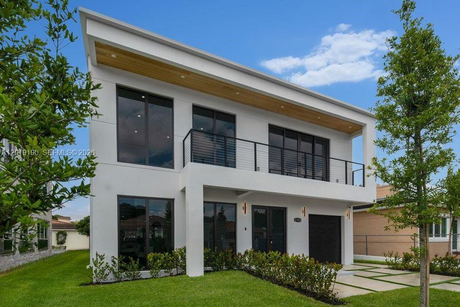 Image 36 of a home in .
