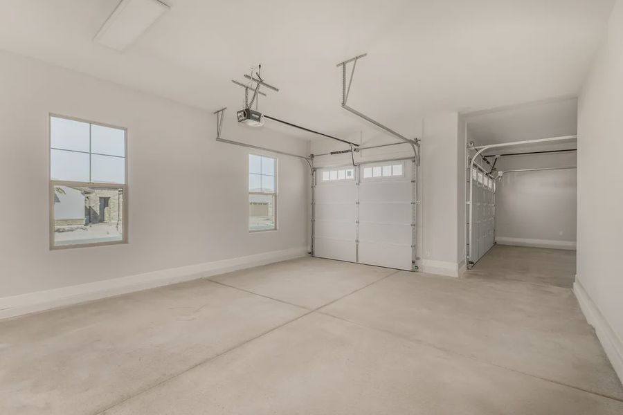 Spacious, unfurnished interior of a new home in Bellero Estates, Queen Creek (Image 16). Spacious, unfurnished interior of a new home in Bellero Estates, Queen Creek (Image 16).