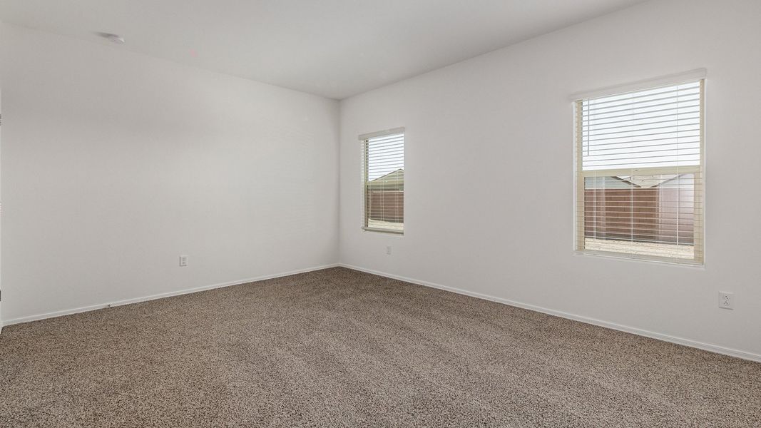 Spacious, unfurnished interior of a new home in Barnett Village, Marana (Image 28).