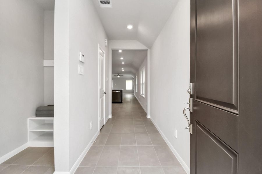 Spacious, unfurnished interior of a new home in Montgomery Ridge: Founders Collection, Montgomery (Image 27).